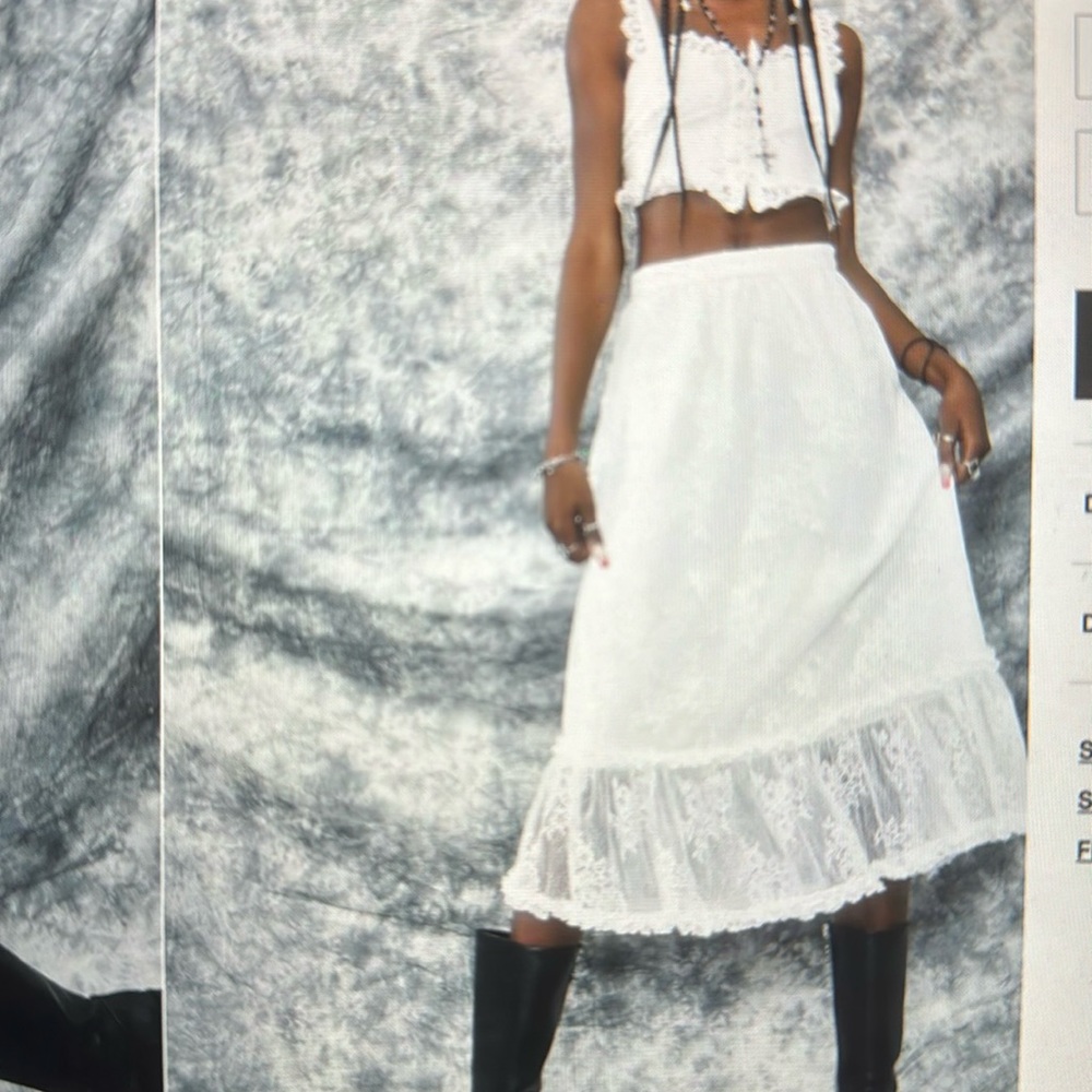 White lace long skirt